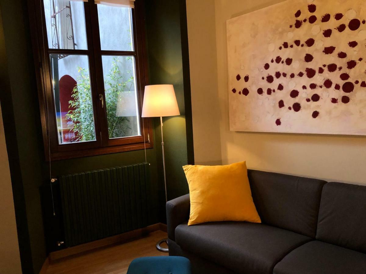 La Via Degli Artisti Apartamento Arona Exterior foto
