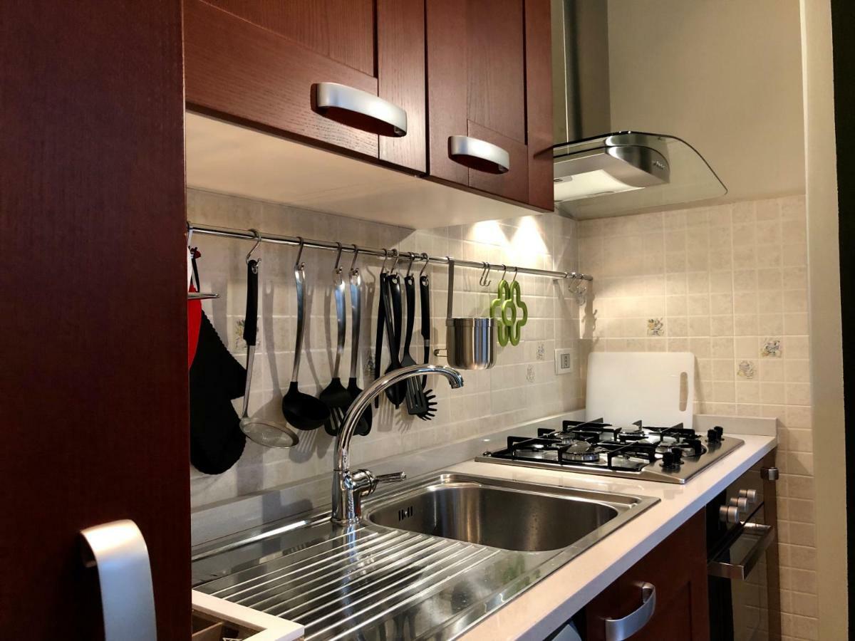 La Via Degli Artisti Apartamento Arona Exterior foto