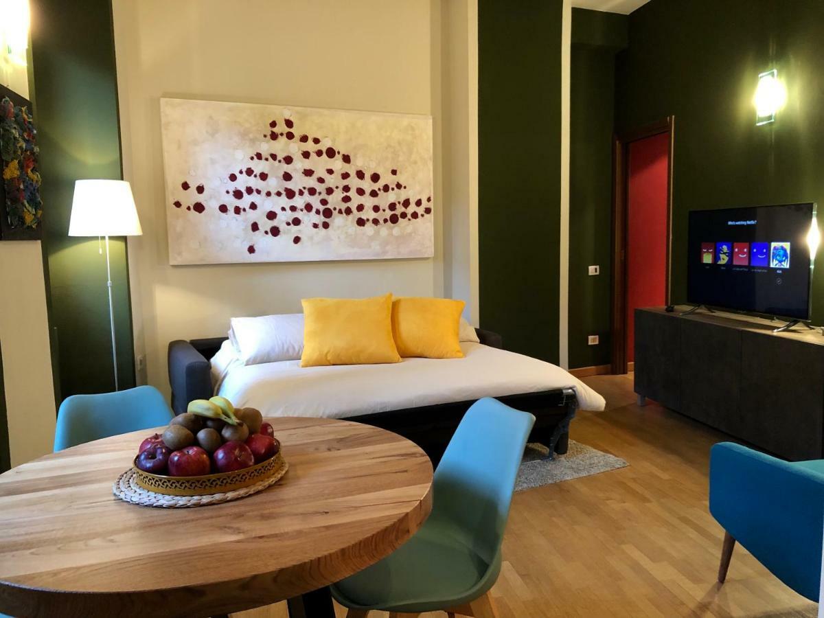 La Via Degli Artisti Apartamento Arona Exterior foto