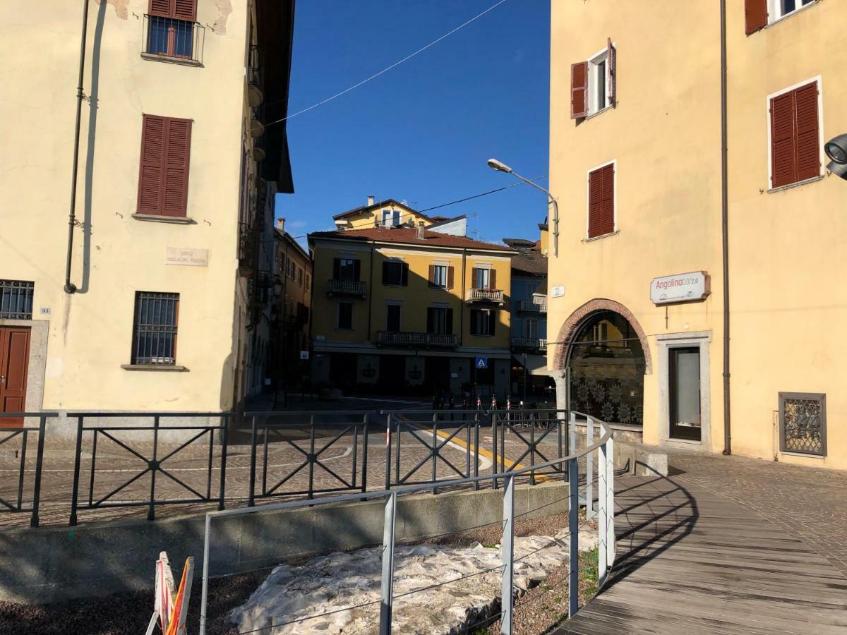 La Via Degli Artisti Apartamento Arona Exterior foto